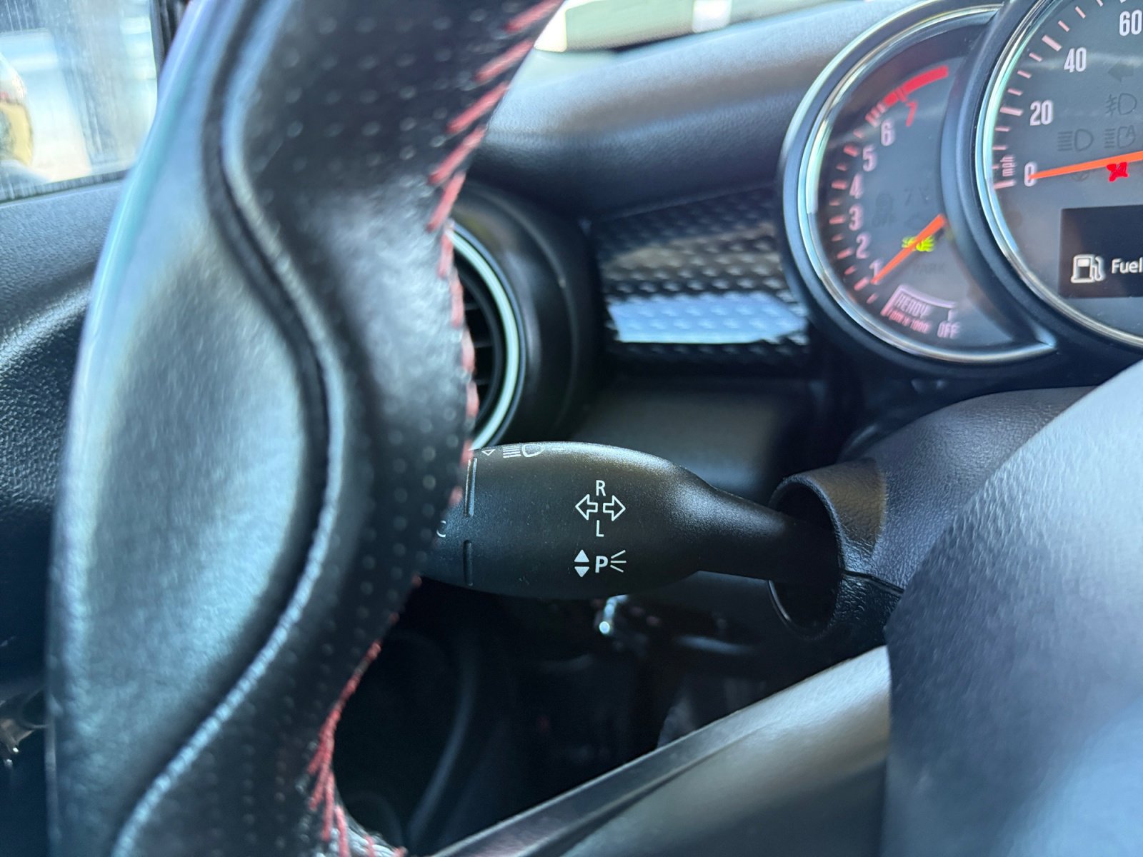 Used 2014 MINI Cooper S image 22