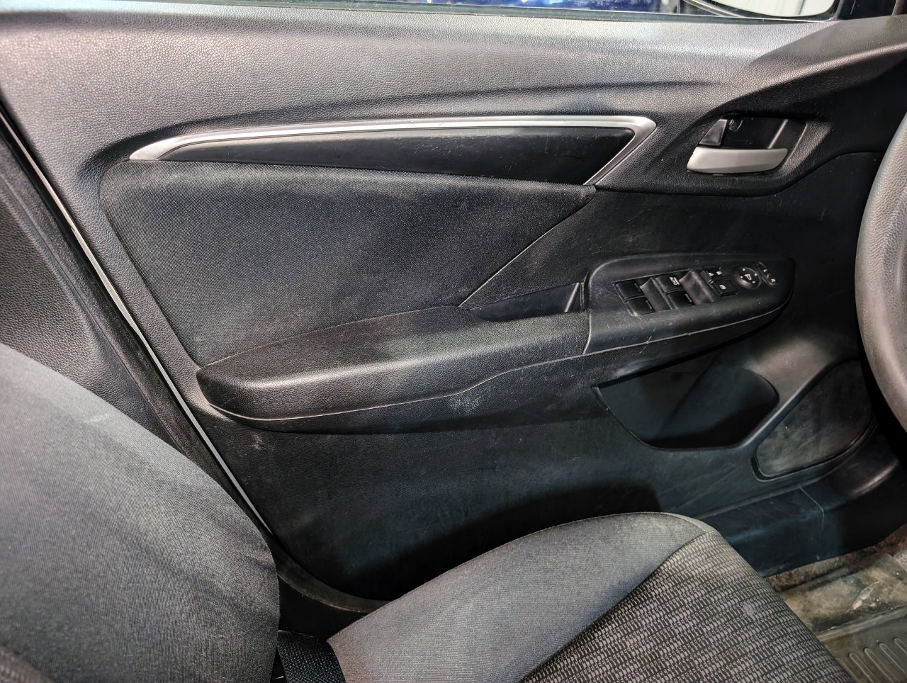 Used 2015 Honda Fit LX image 30