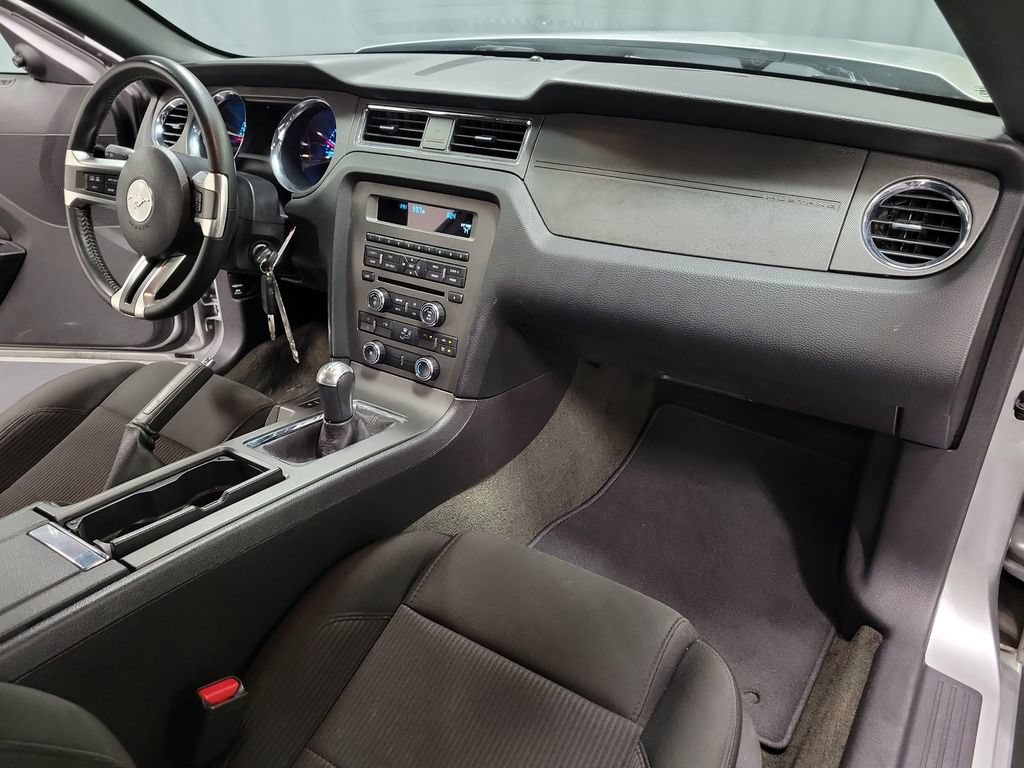 Used 2014 Ford Mustang Coupe RWD image 33