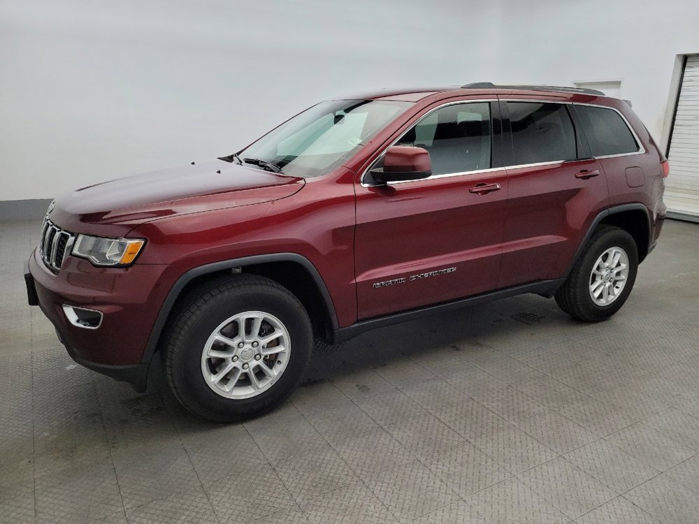 Used 2020 Jeep Grand Cherokee Laredo image 2