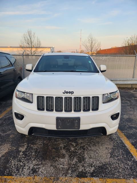 Used 2015 Jeep Grand Cherokee Altitude image 2
