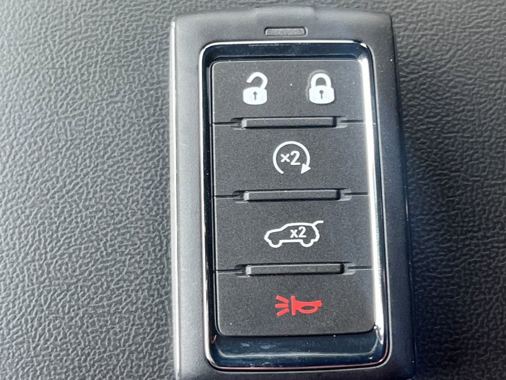 New 2025 Jeep Grand Cherokee Laredo X w/ Luxury Tech Group I image 17