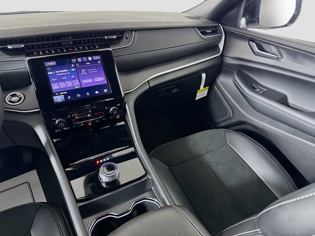 New 2025 Jeep Grand Cherokee Altitude AWD/4WD image 21