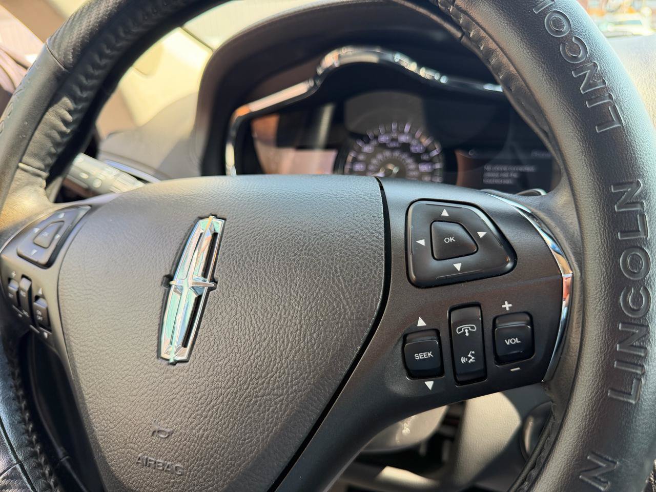 Used 2014 Lincoln MKT AWD image 29