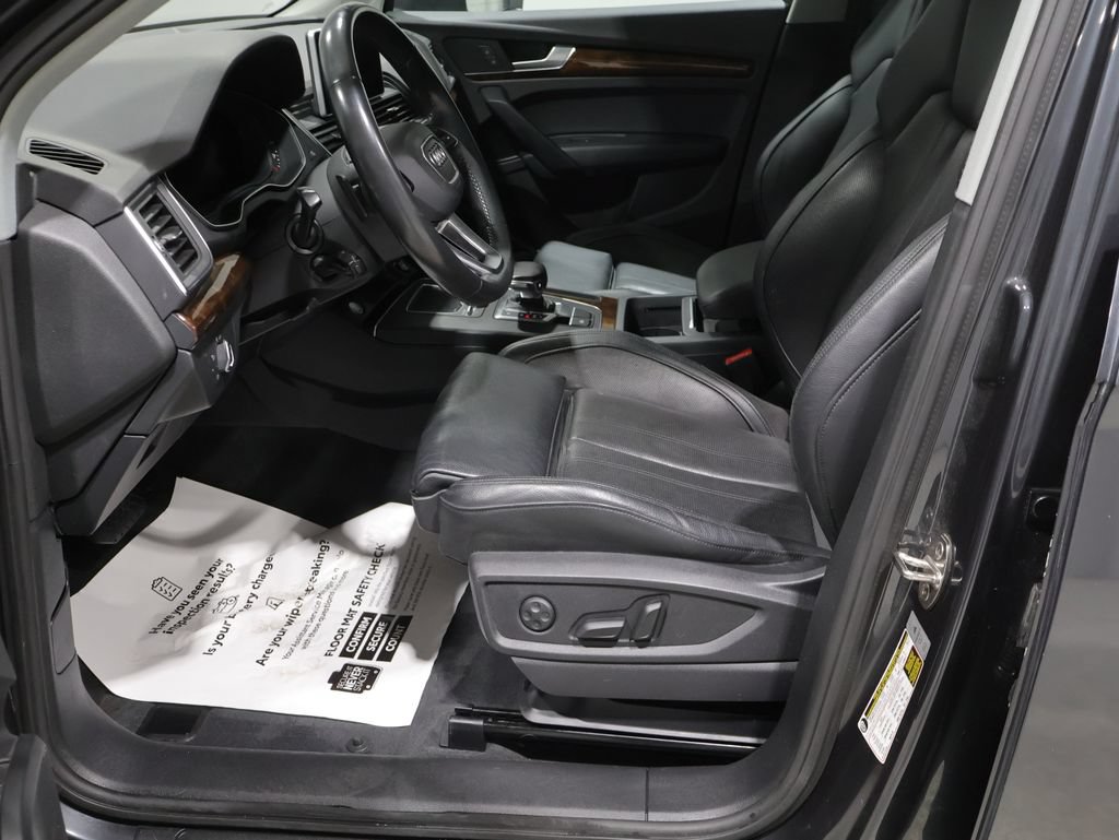 Used 2018 Audi Q5 2.0T Premium Plus w/ Premium Plus Package AWD/4WD image 11