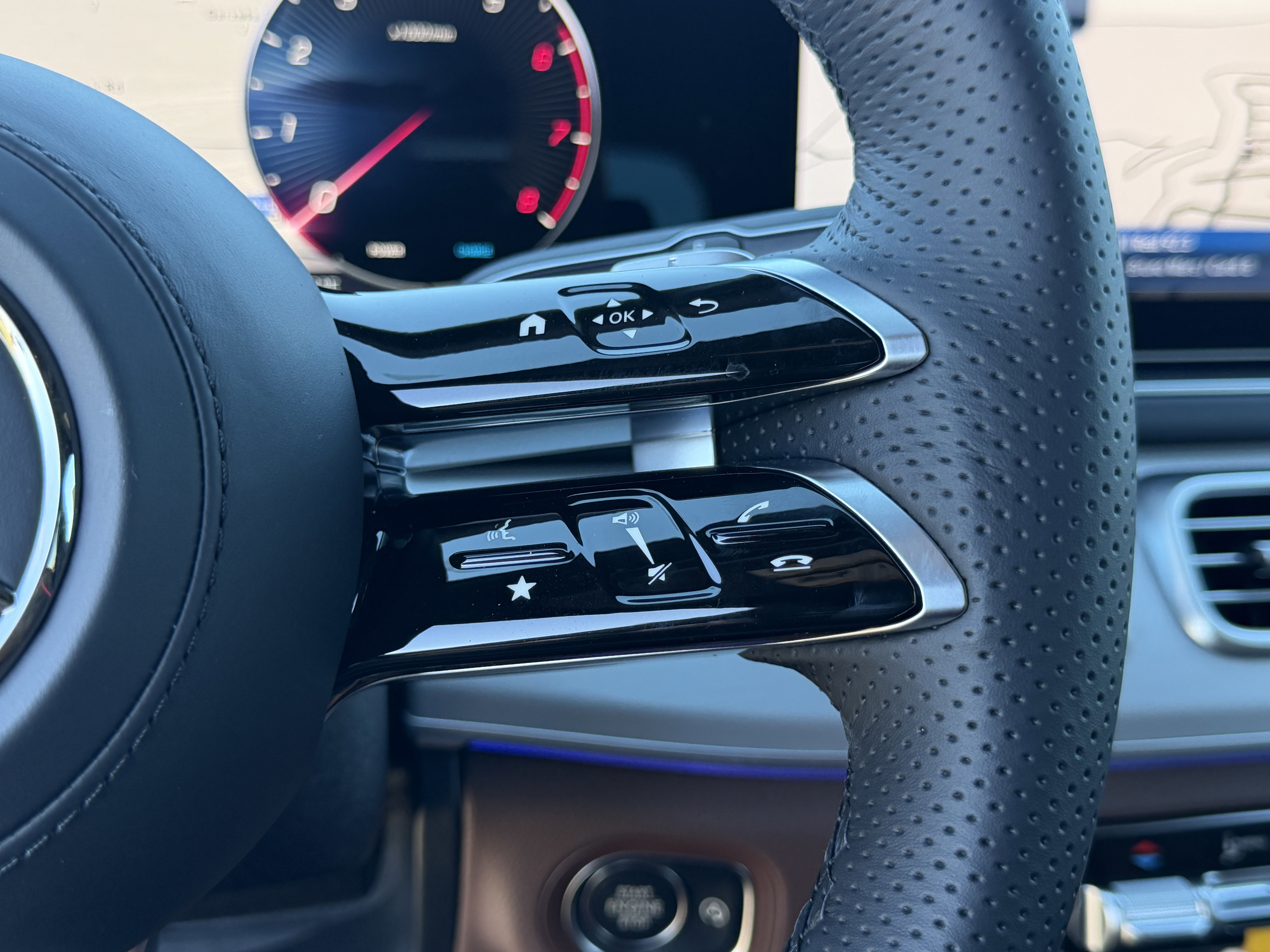 New 2026 Mercedes-Benz GLS 450 4MATIC image 26