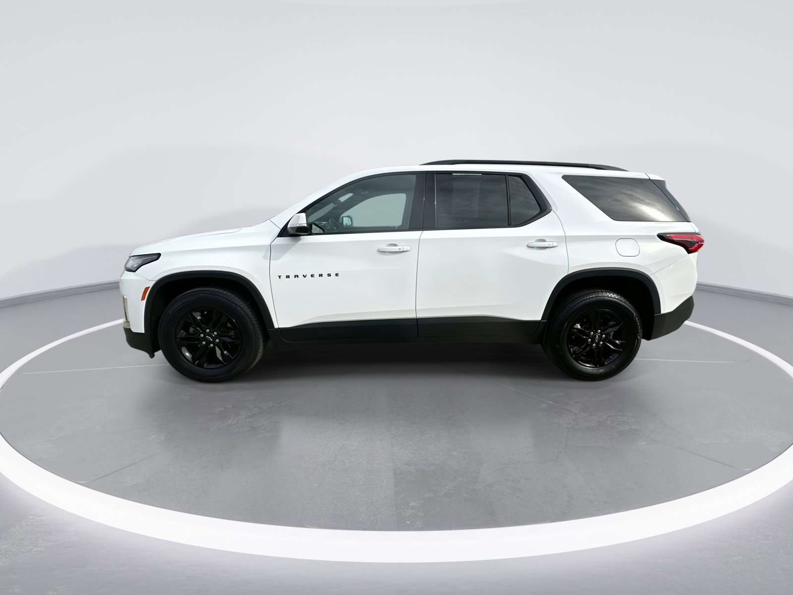 Used 2023 Chevrolet Traverse LT w/ Midnight/Sport Edition AWD/4WD image 5