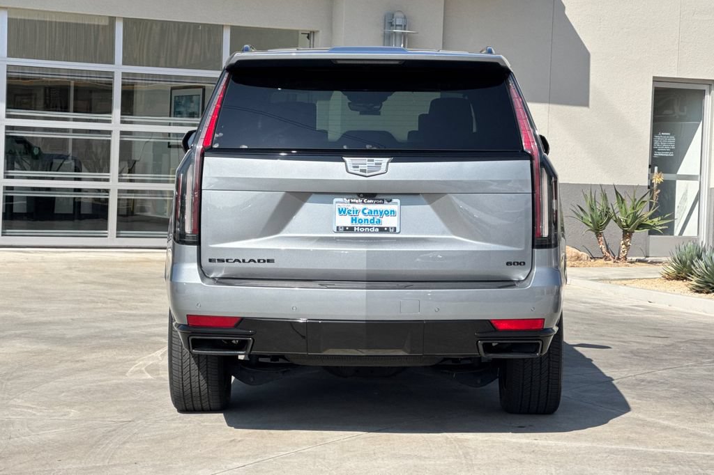 Used 2023 Cadillac Escalade Sport Platinum w/ LPO, ONYX Package AWD/4WD image 8