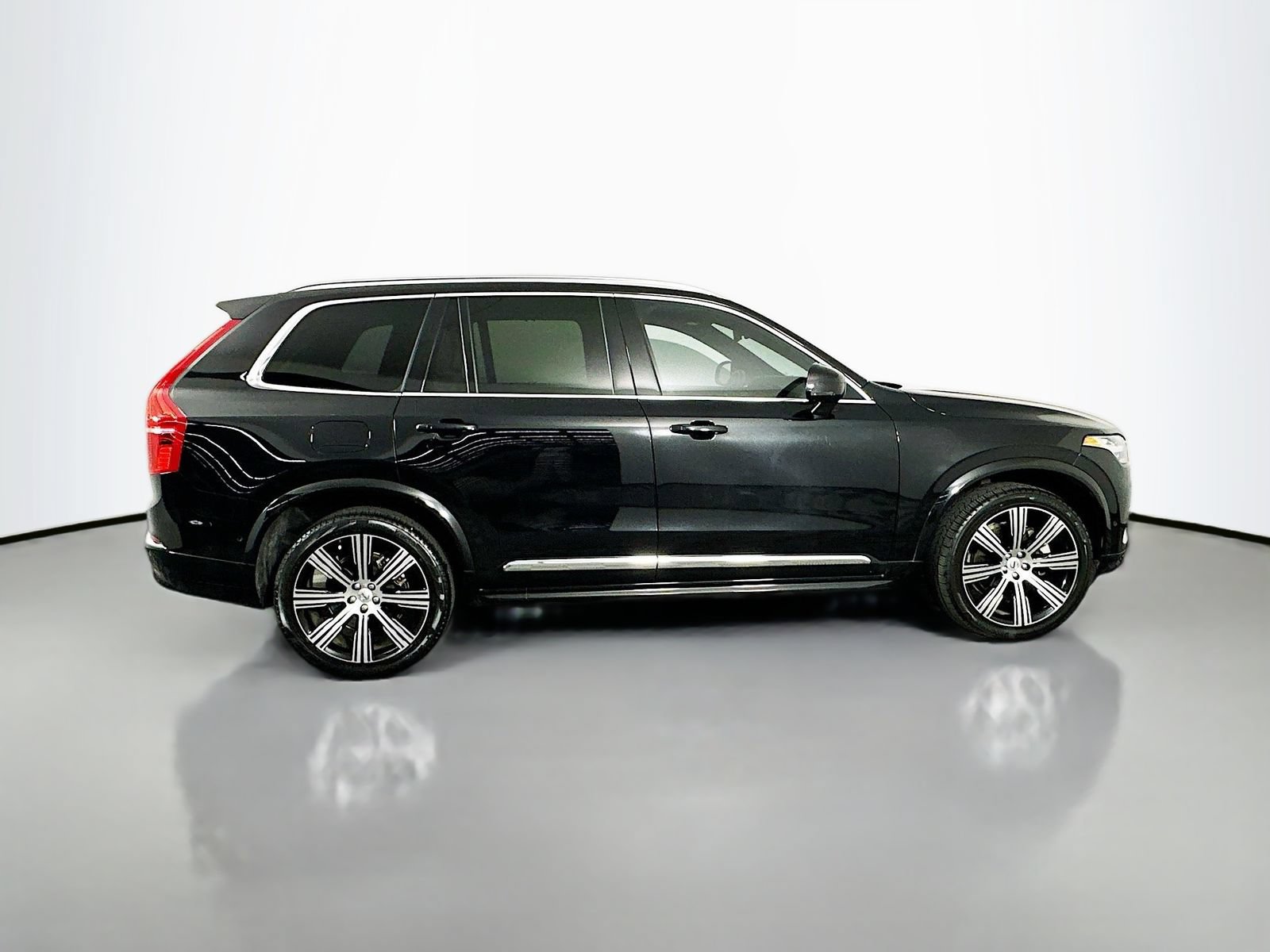 Used 2023 Volvo XC90 B6 Ultimate w/ Protection Package Premier AWD/4WD image 8