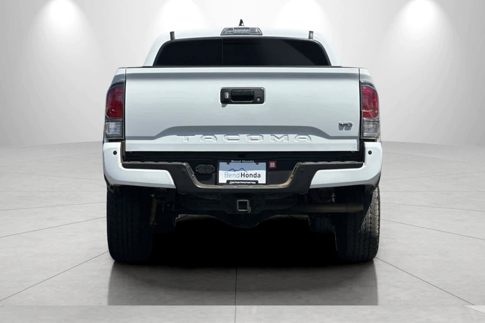 Used 2023 Toyota Tacoma TRD Off-Road w/ Technology Package AWD/4WD image 7
