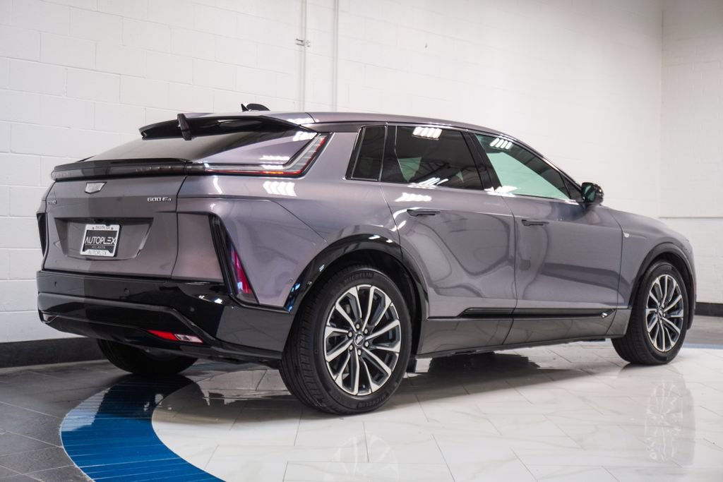 Used 2024 Cadillac Lyriq Sport AWD/4WD image 32