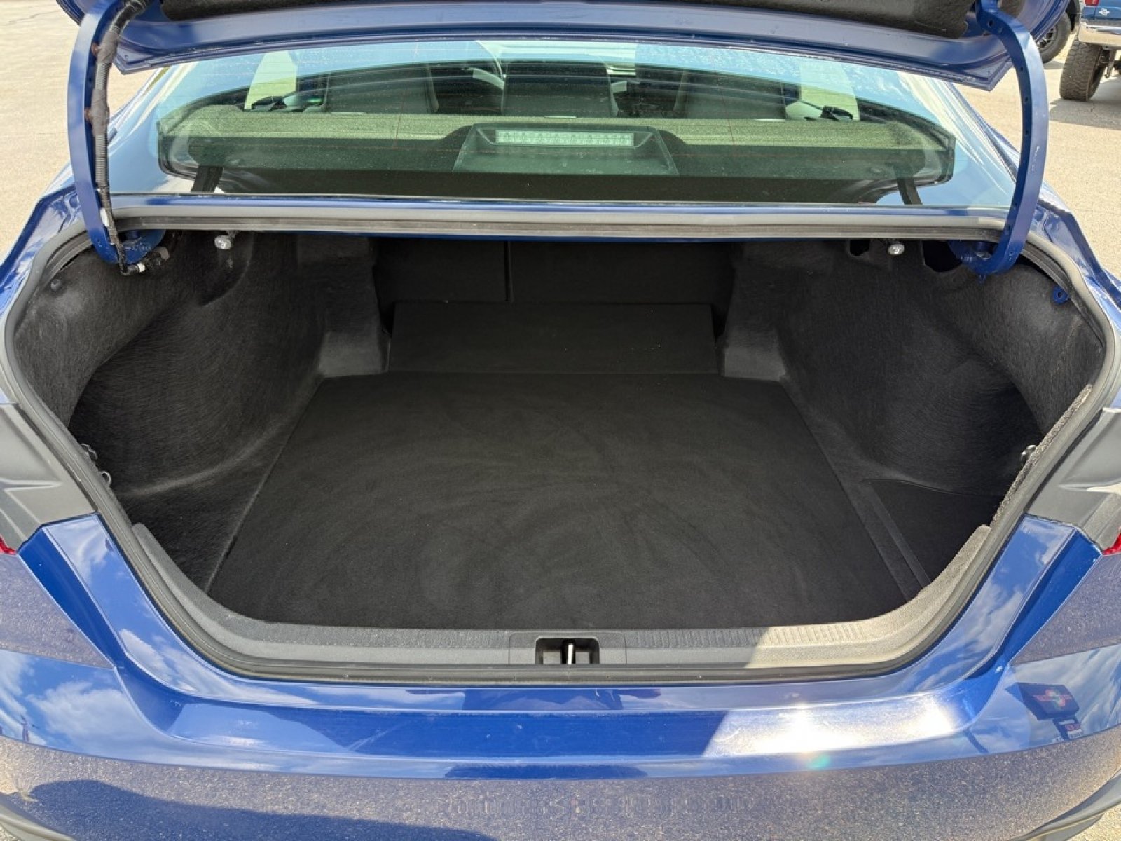 Used 2025 Toyota Camry SE FWD image 40