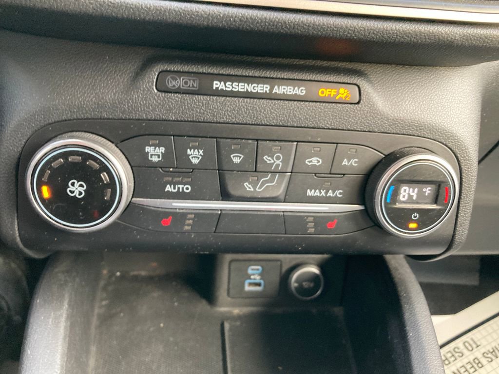 Used 2020 Ford Escape SE image 25