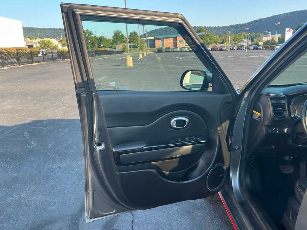 Used 2017 Kia Soul ! w/ Tech Package FWD image 15