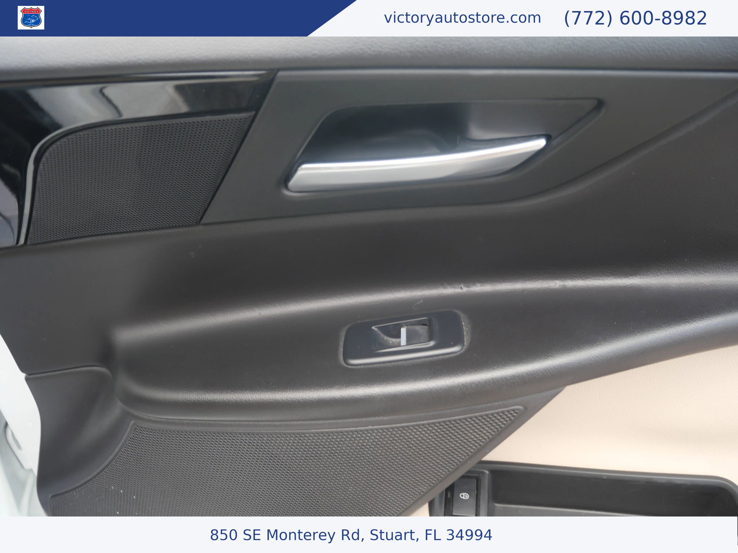 Used 2018 Jaguar XE image 27