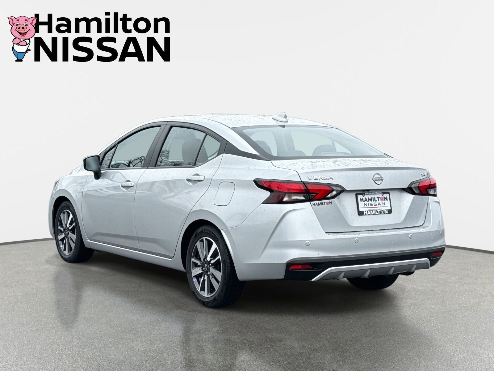 Used 2023 Nissan Versa SV image 4