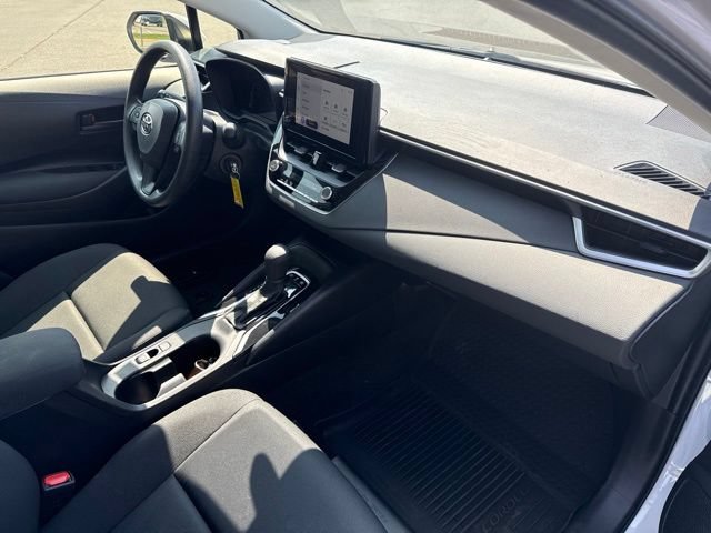 Used 2026 Toyota Corolla LE FWD image 15