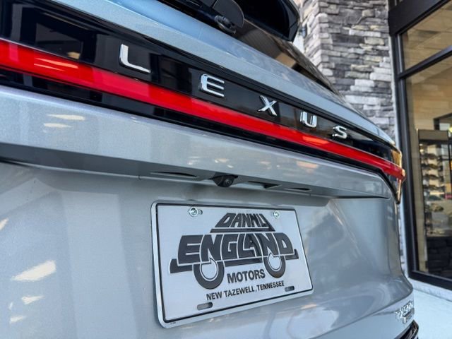 Used 2025 Lexus TX 500h AWD w/ Technology Package image 21