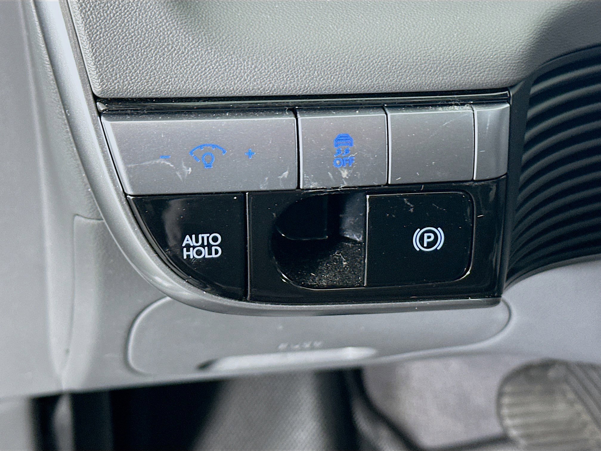 Used 2023 Hyundai Ioniq 5 SE w/ Cargo Package image 17