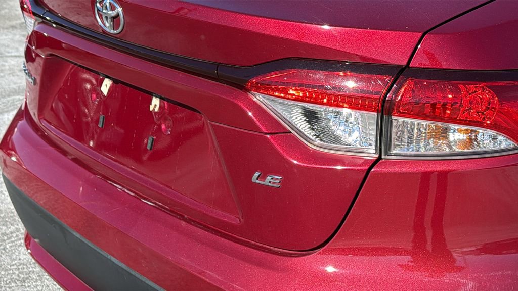 Used 2022 Toyota Corolla LE image 6