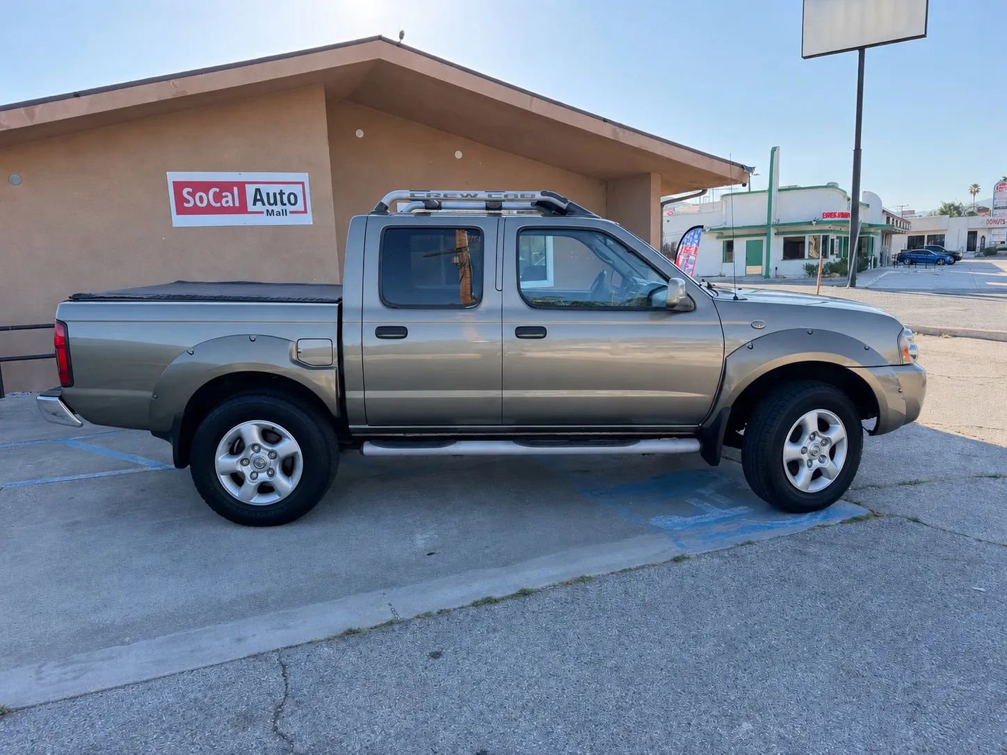 Used 2002 Nissan Frontier SE AWD/4WD image 2