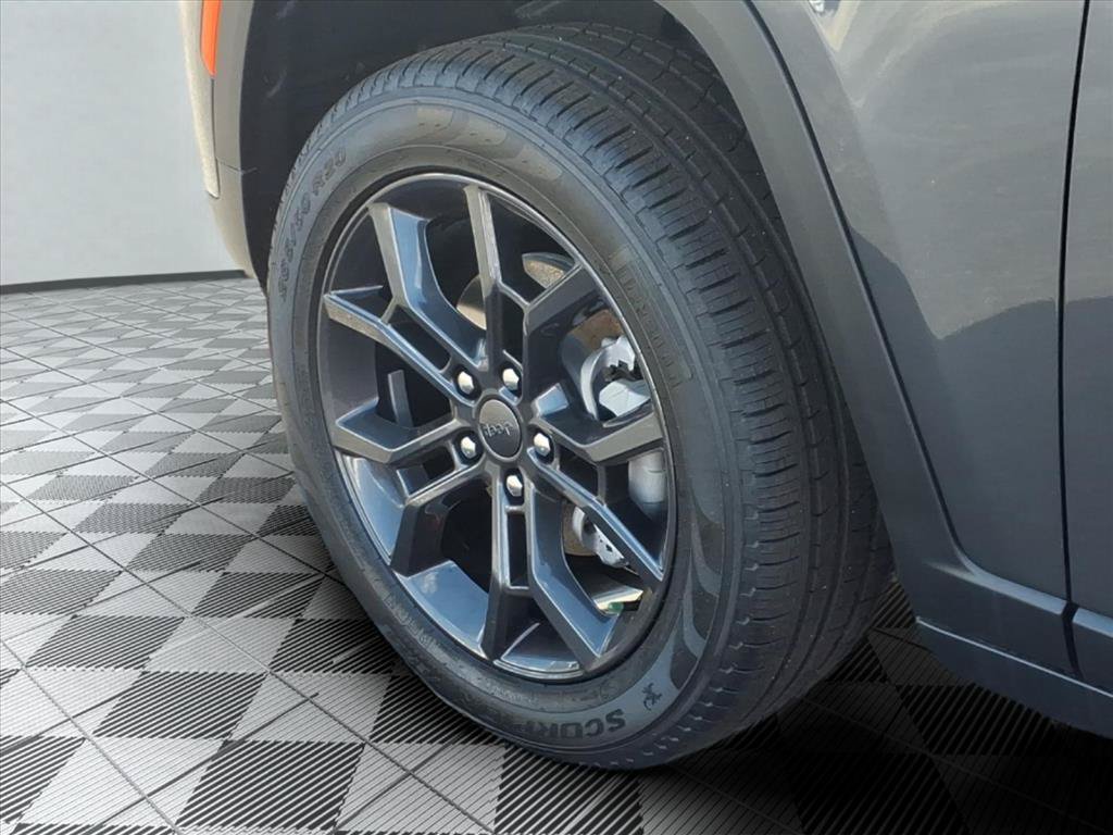 New 2025 Jeep Grand Cherokee Limited w/ Trailer Tow Package image 8