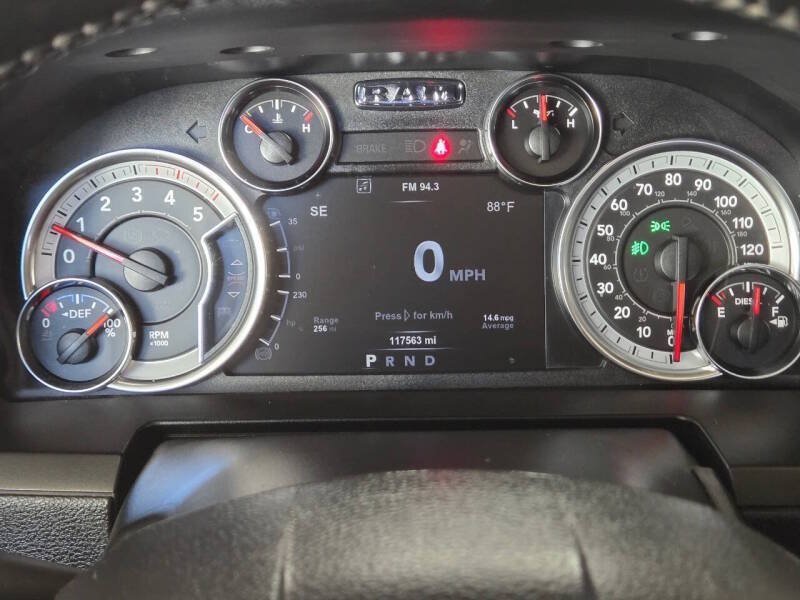 Used 2018 RAM 2500 Laramie w/ Sport Appearance Group AWD/4WD image 24