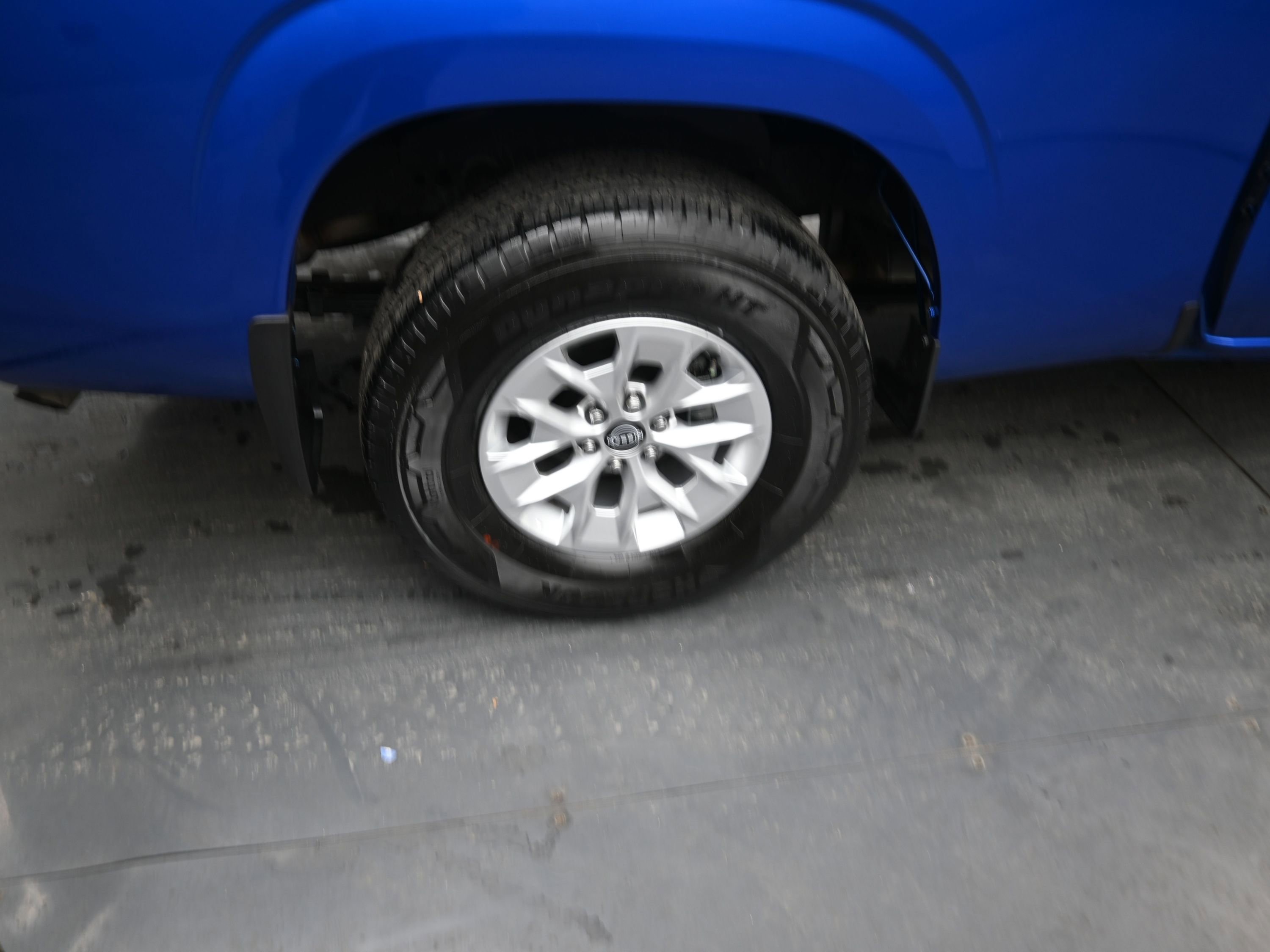 Certified 2024 Nissan Frontier SV image 9