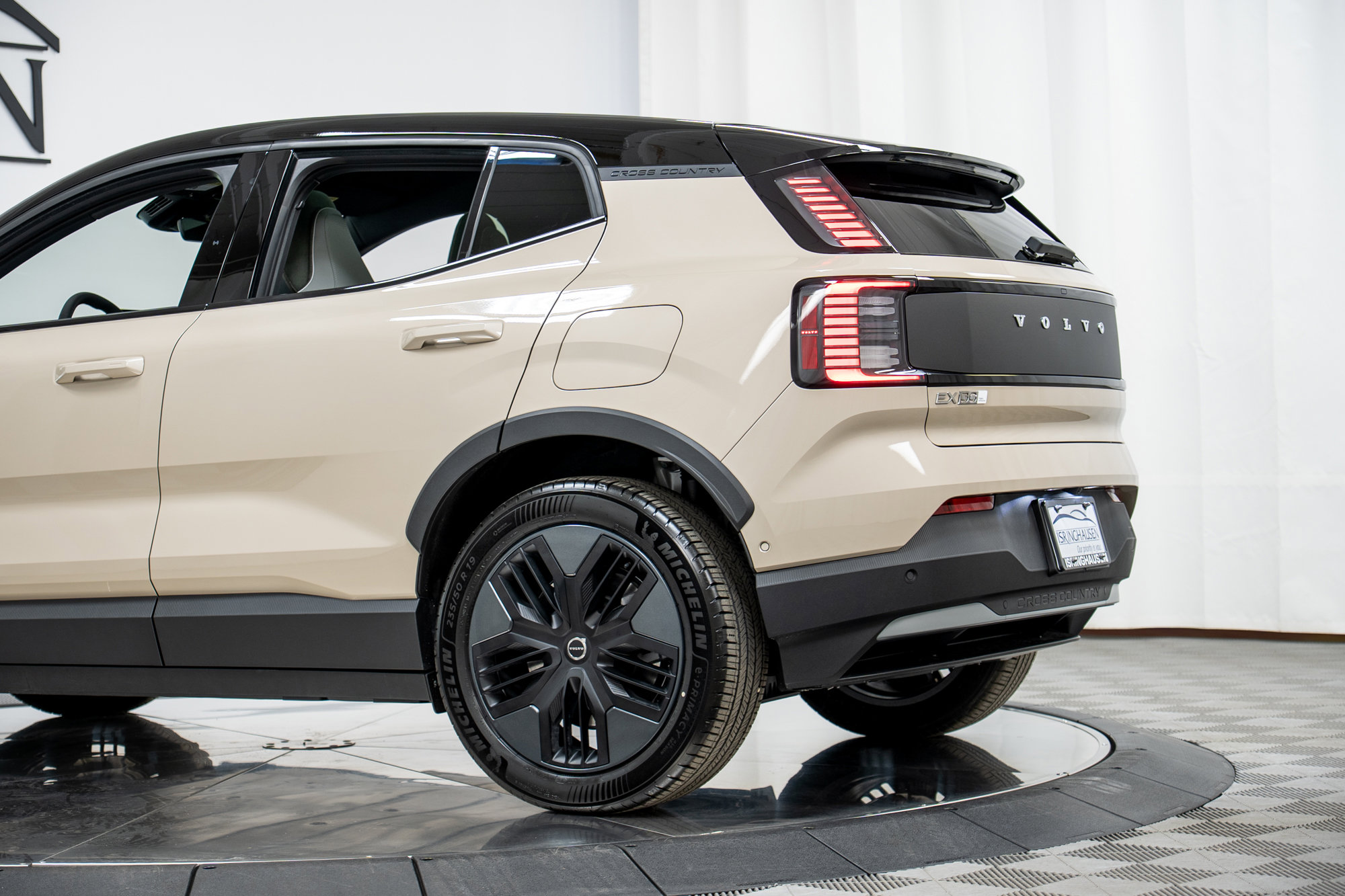 New 2026 Volvo EX30 Cross Country Ultra w/ Protection Package Premier image 36