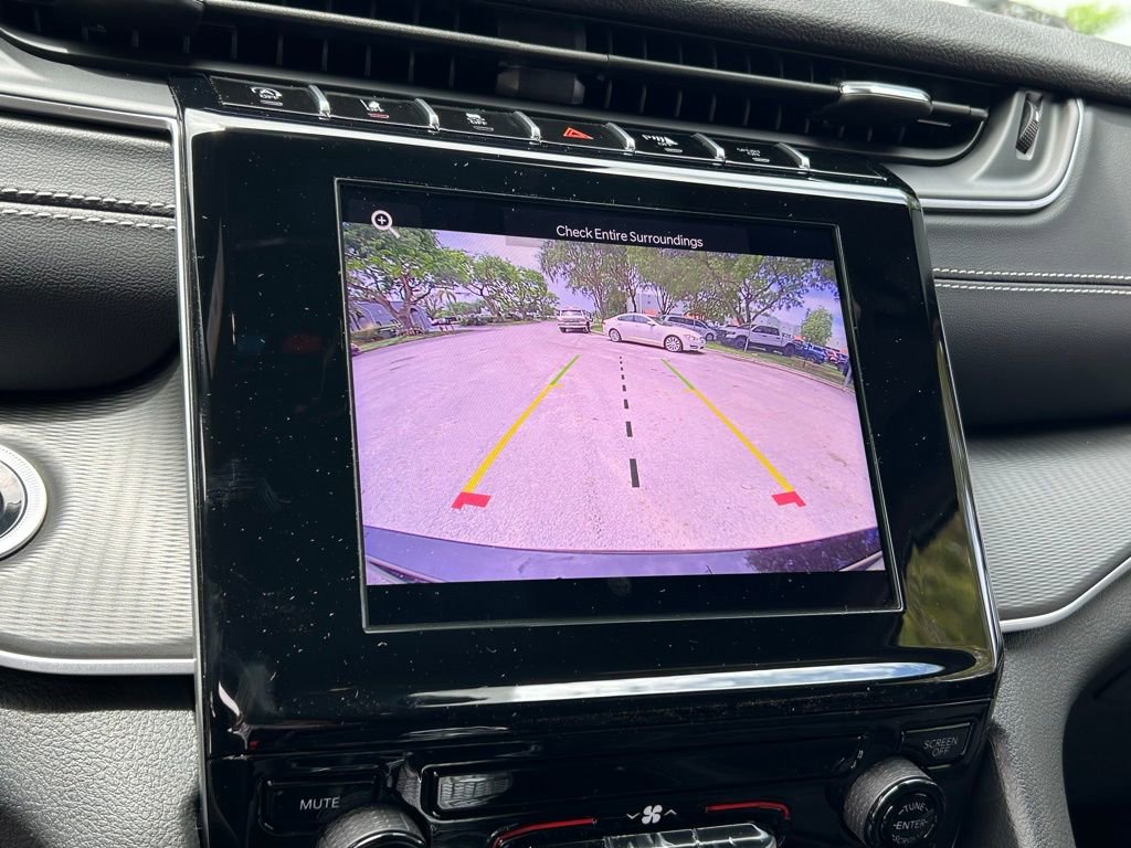 New 2024 Jeep Grand Cherokee L Laredo image 13