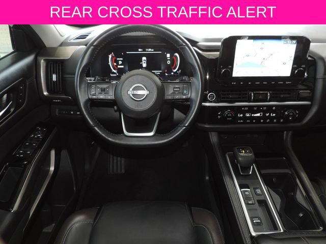 Used 2024 Nissan Pathfinder Platinum FWD image 23