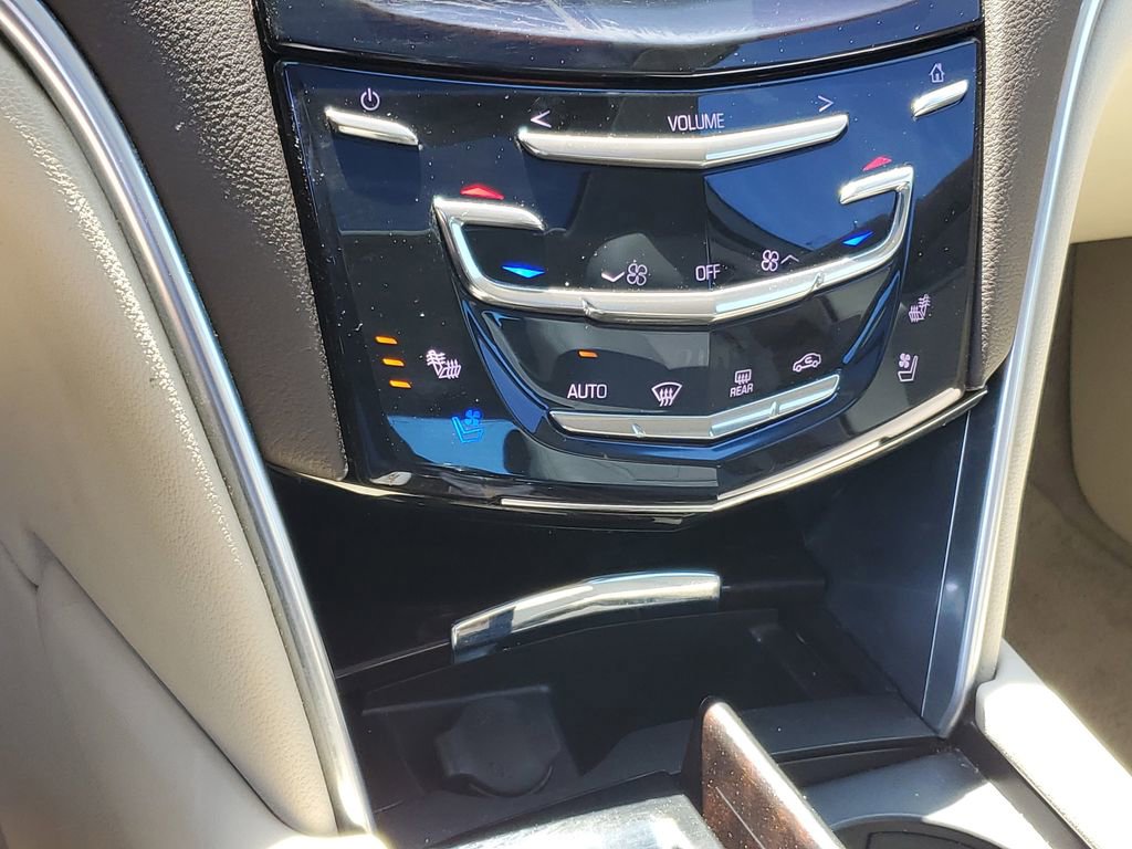 Used 2013 Cadillac XTS Luxury FWD image 17
