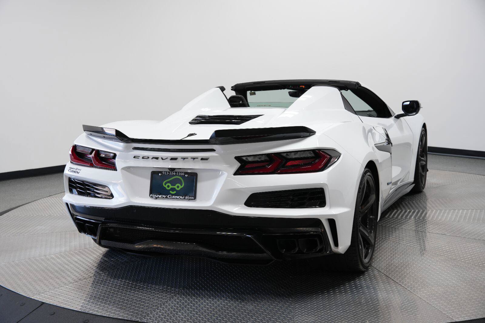 Used 2025 Chevrolet Corvette E-Ray w/ Stealth Interior Trim Package AWD/4WD image 18