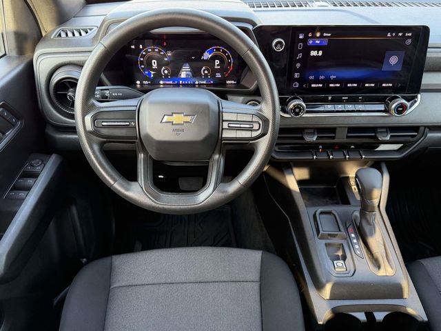 Used 2024 Chevrolet Colorado W/T image 18