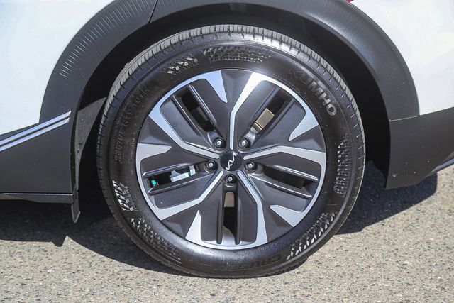 Used 2024 Kia EV6 Light RWD image 12