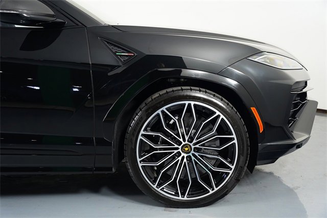 Used 2025 Lamborghini Urus SE image 7