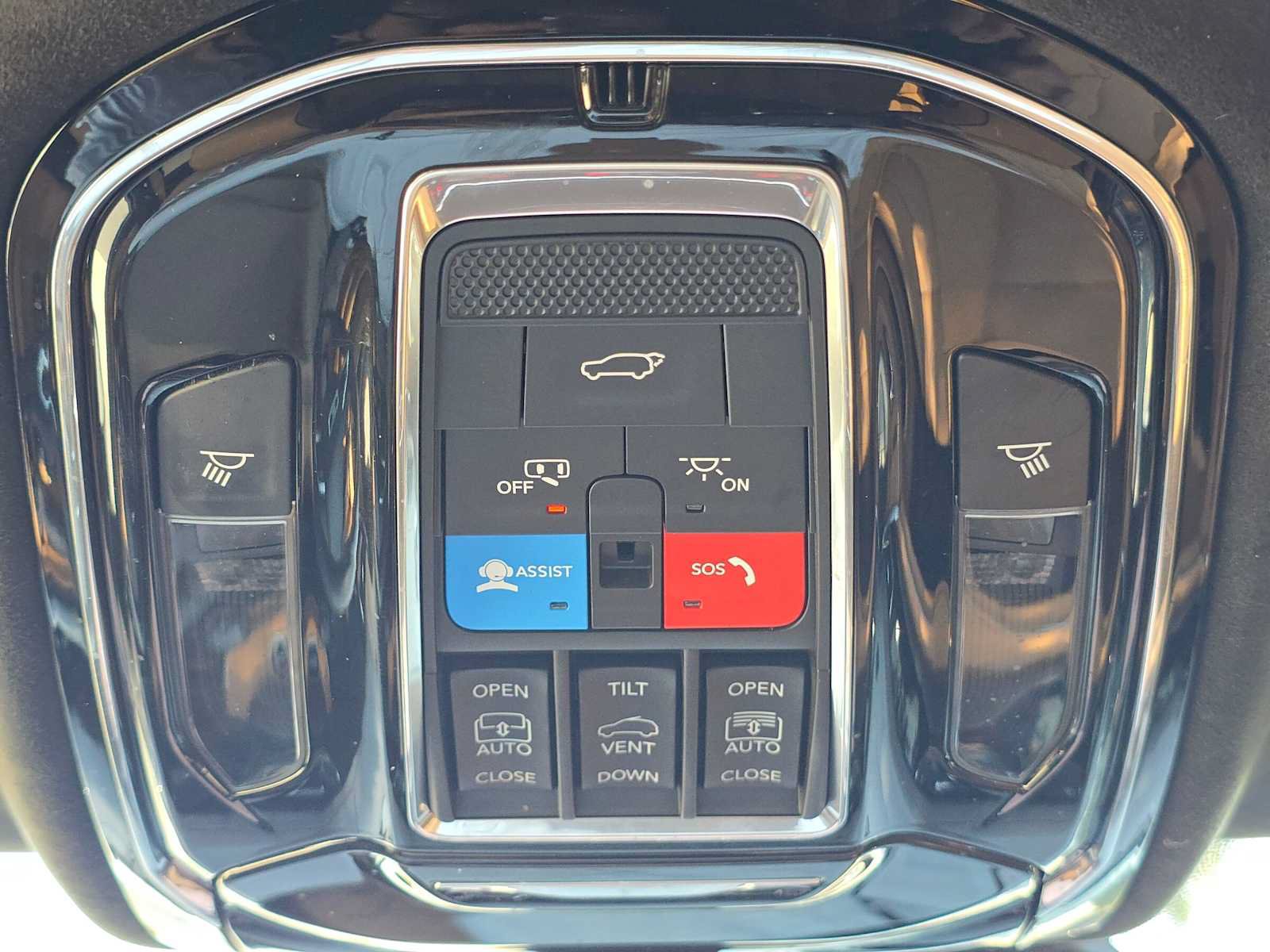 Used 2022 Jeep Grand Cherokee Summit AWD/4WD image 37