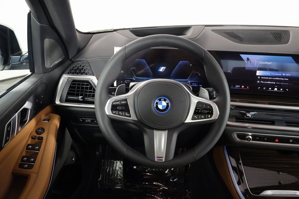 New 2026 BMW X5 xDrive50e w/ Executive Package image 3