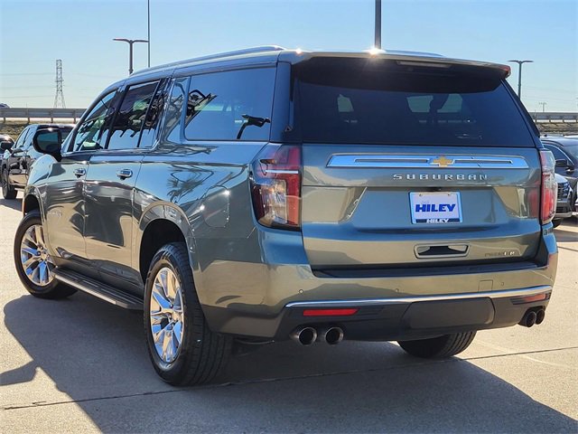Used 2023 Chevrolet Suburban Premier image 3