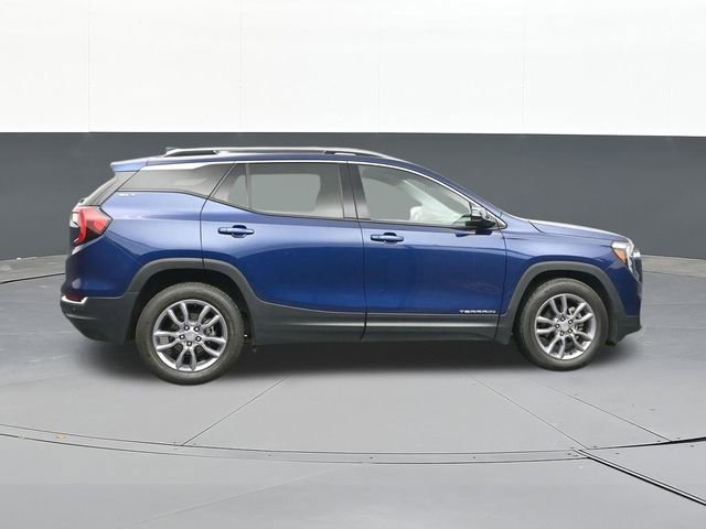 Used 2023 GMC Terrain SLT image 18