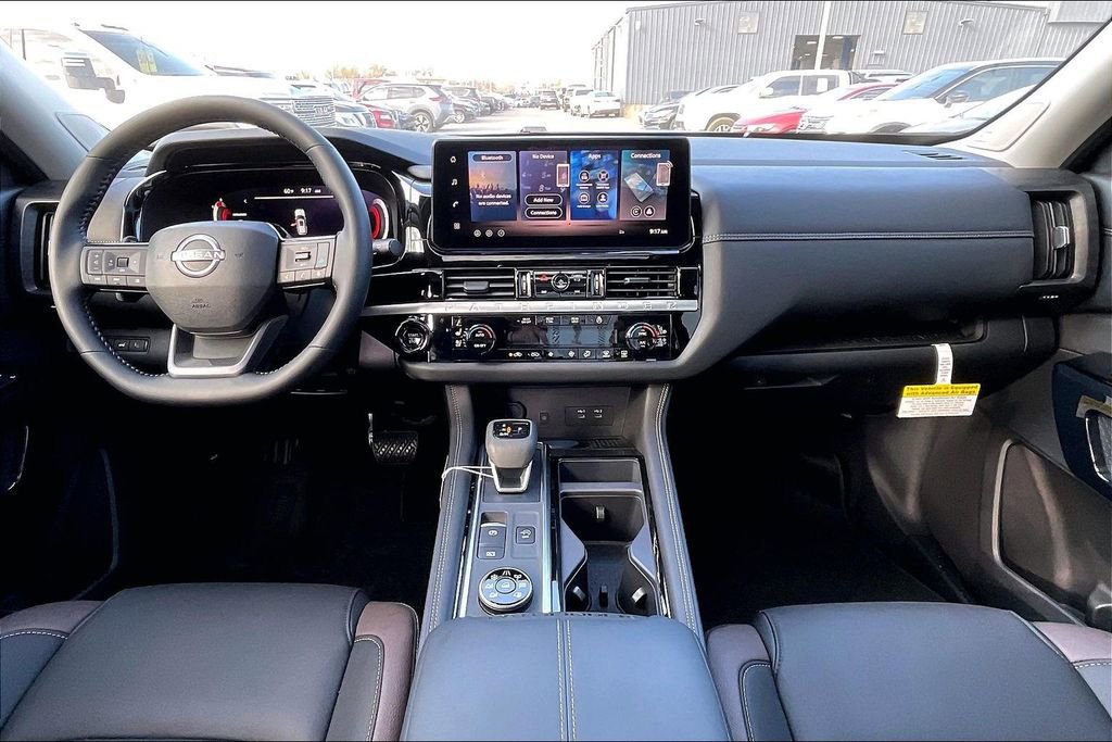 New 2026 Nissan Pathfinder Platinum w/ Cargo Package image 2