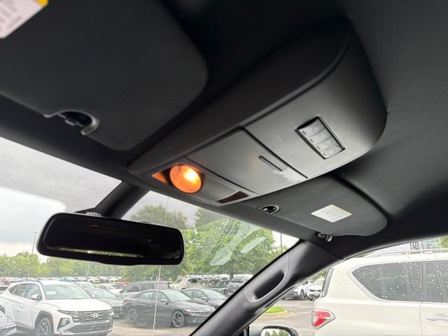 Used 2020 Dodge Grand Caravan SXT FWD image 18