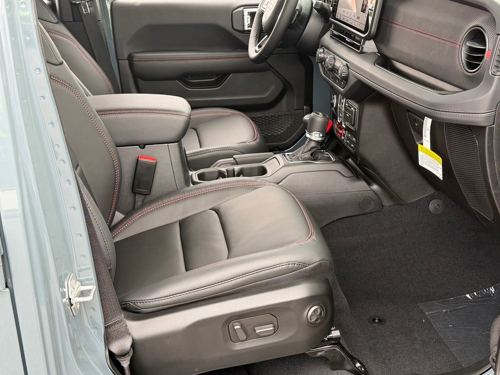 New 2026 Jeep Wrangler Unlimited Rubicon w/ Technology Group image 23