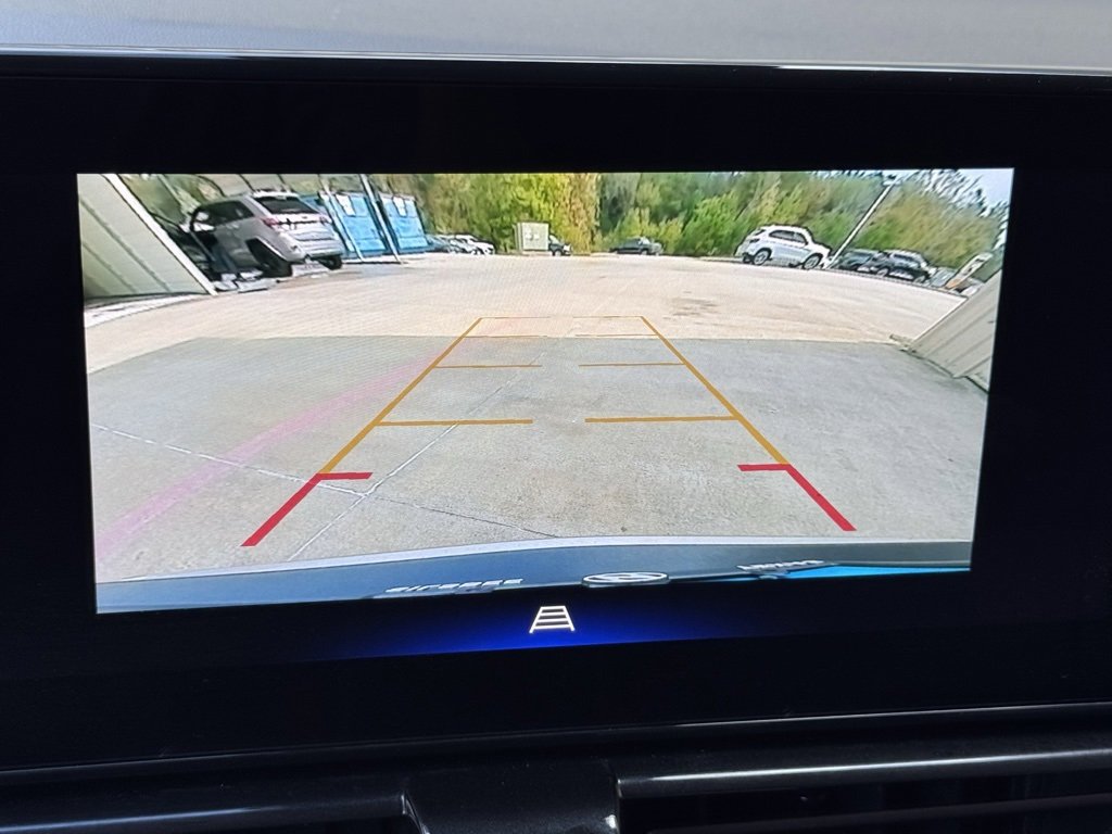 Used 2025 Chevrolet TrailBlazer LT image 3