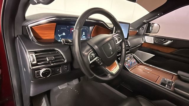 Used 2019 Lincoln Navigator L Reserve AWD/4WD image 14