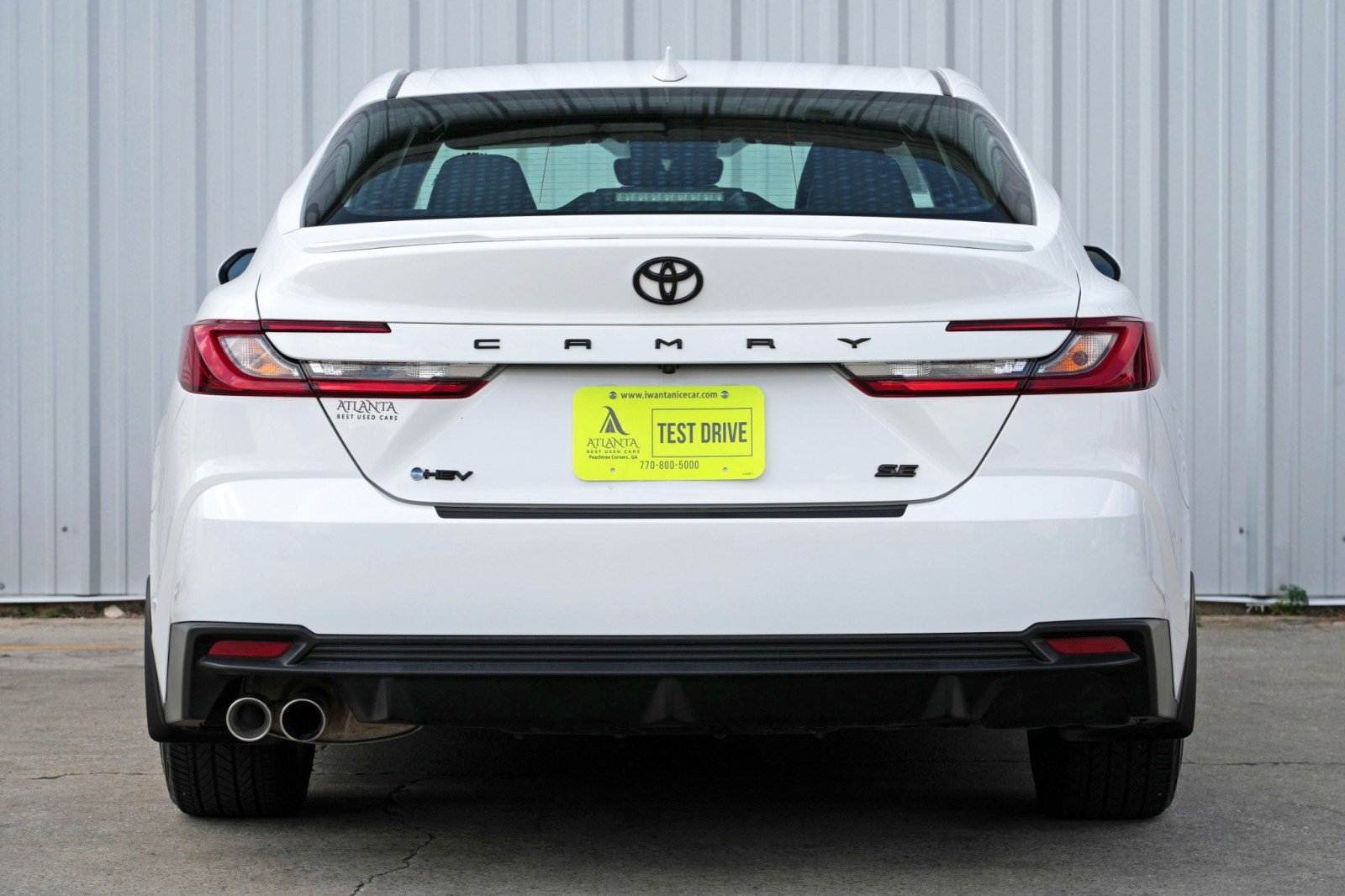Used 2025 Toyota Camry SE image 9