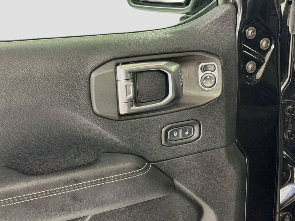 Used 2018 Jeep Wrangler Unlimited Sahara AWD/4WD image 20