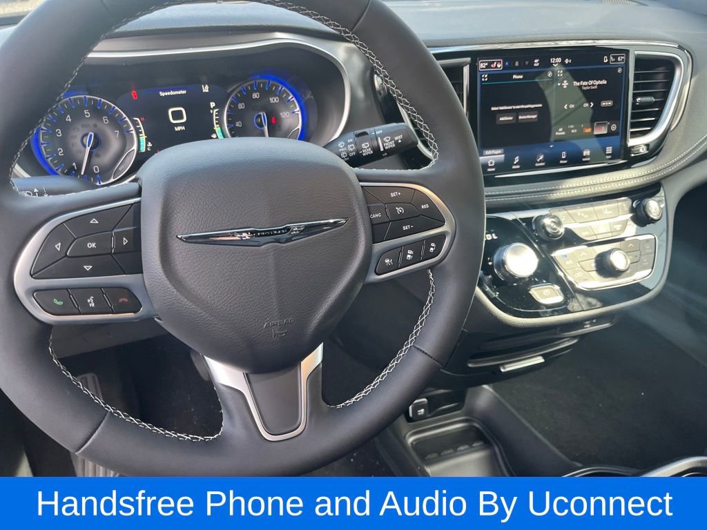 New 2026 Chrysler Pacifica Select image 9