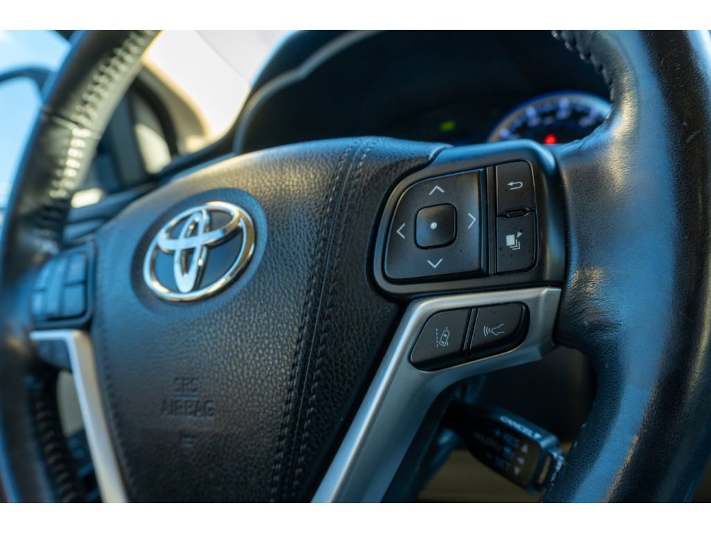 Used 2018 Toyota Highlander Limited Platinum image 28