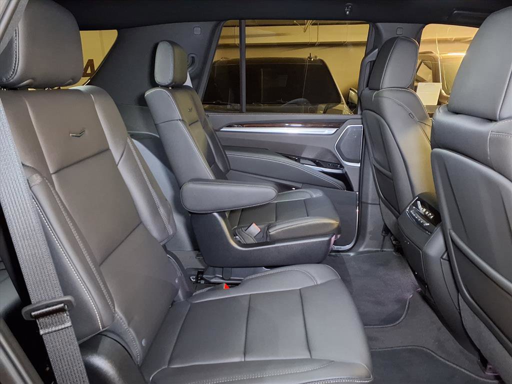 Used 2026 Cadillac Escalade 4WD image 7